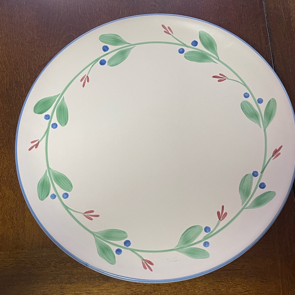 Dansk White and Gold Accent Dinner Plate